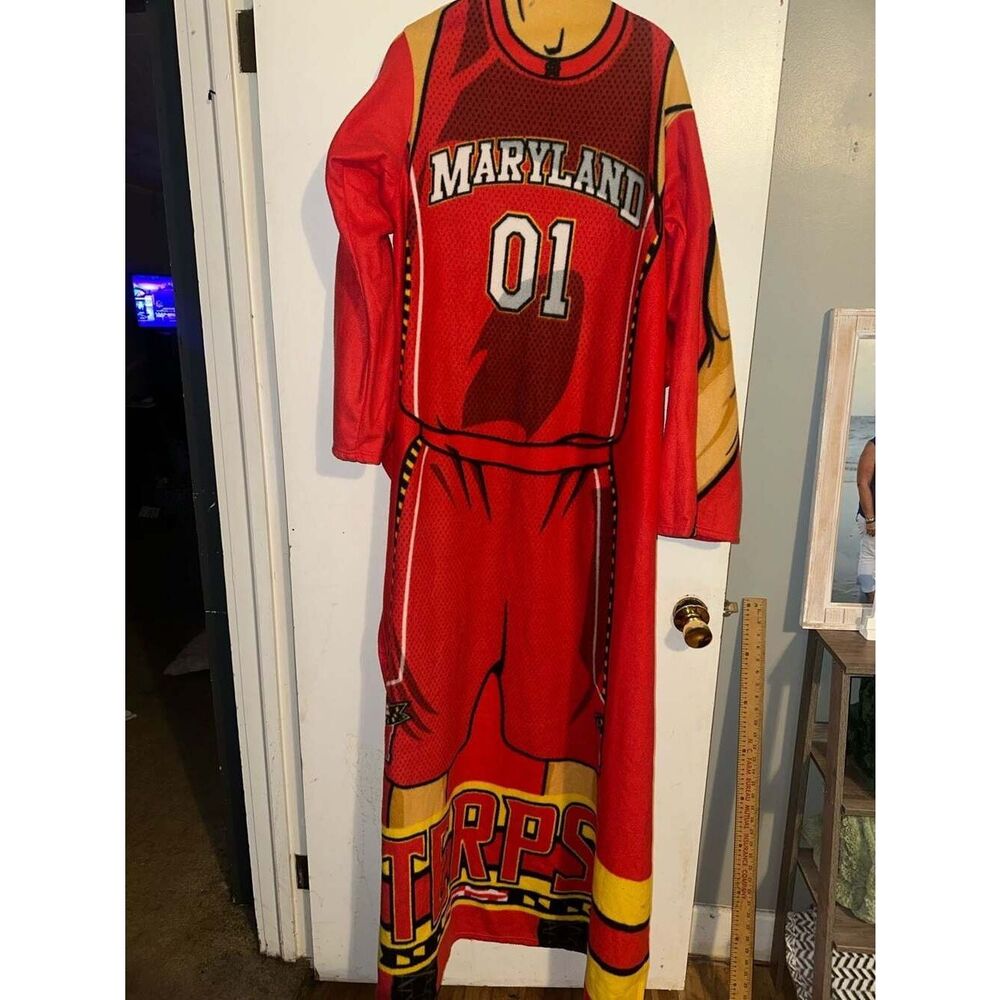 Vintage Maryland Terrapins NCAA Basketball Fleece Snuggie Sleeved Blanket